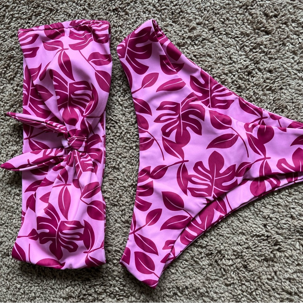 SHEIN Pink Leaf Print Bikini